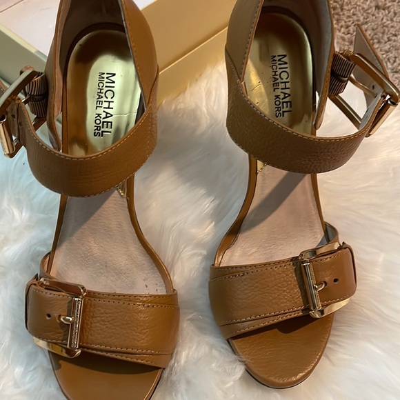 MIchael Kors Heels - Picture 2 of 8